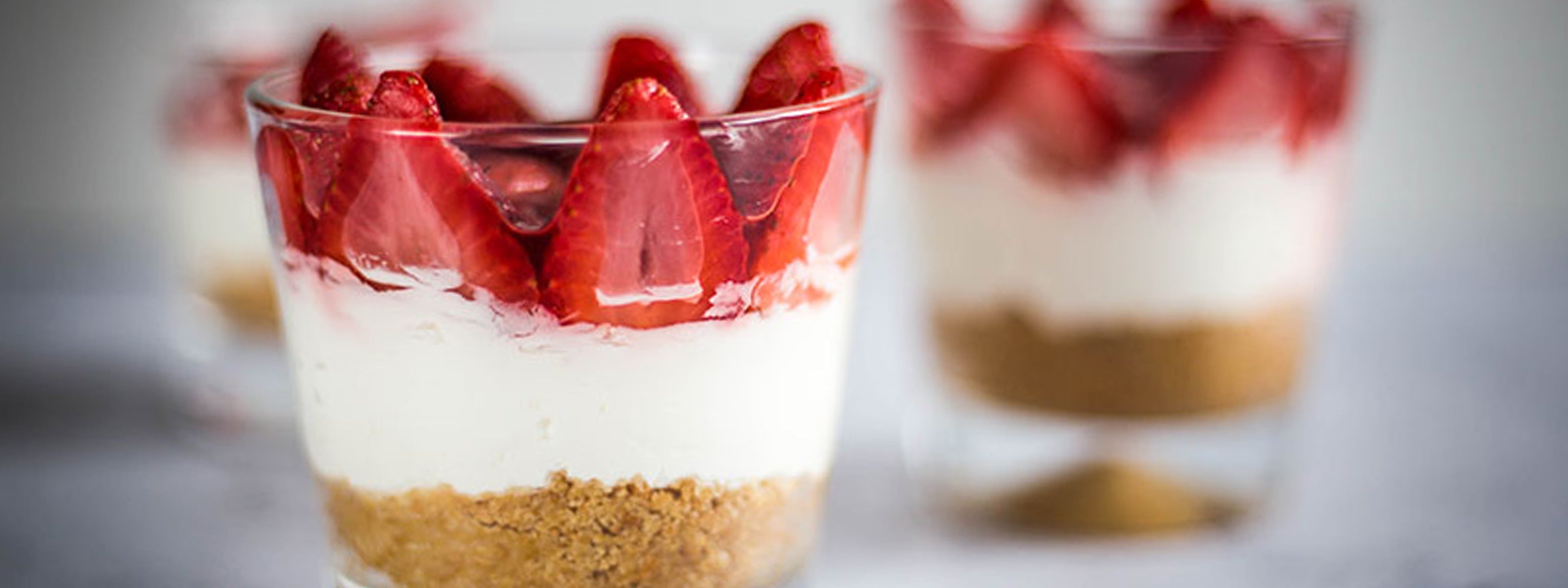 Individual Mini Strawberry and Almond Cheesecakes